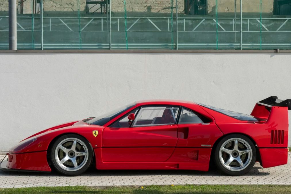 All&rsquo;asta la Ferrari F40 by Hamann: ritrovata in un fienile