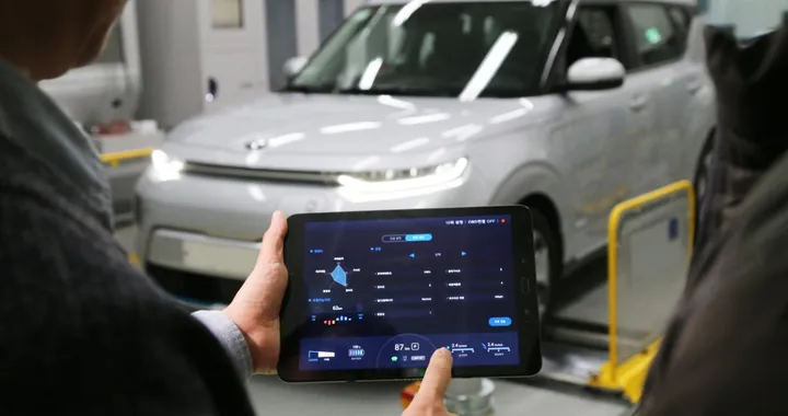 Hyundai: l'auto elettrica si regolerà con un'app per smartphone