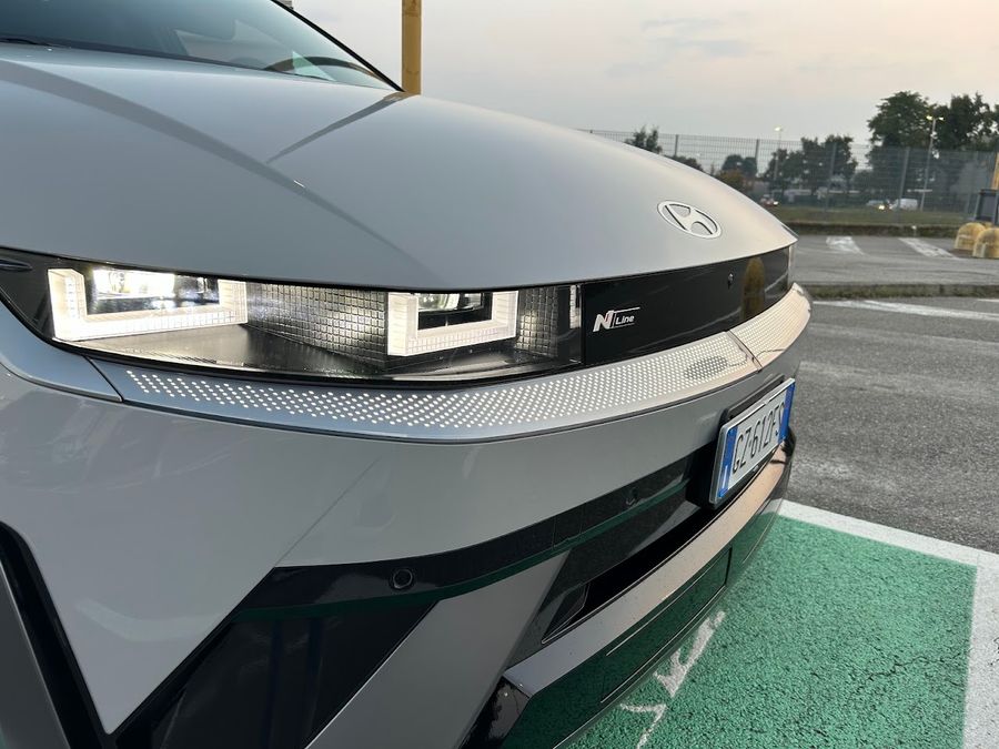 Hyundai, la ricarica deve essere veloce quanto un pieno di benzina: al lavoro sulla ricarica a 400 kW