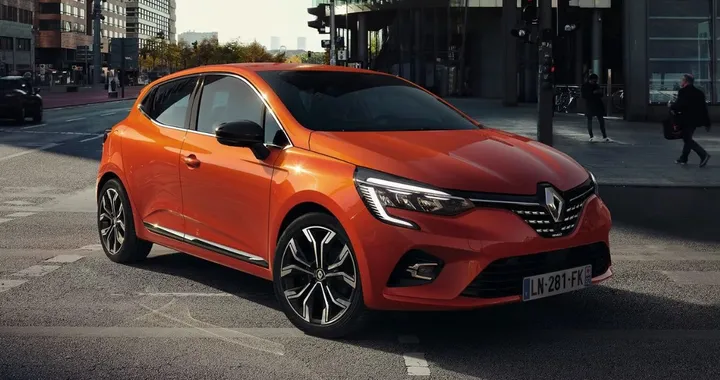 Renault Clio, il debutto del restyling si avvicina. Nuove foto spia
