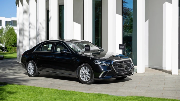 Mercedes Classe S GUARD restyling: motore V12 e blindatura VR10