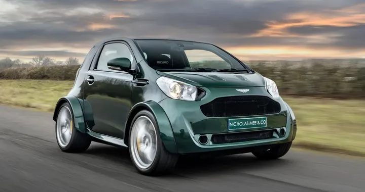 La folle city car V8 Cygnet di Aston Martin da 430 CV è in vendita