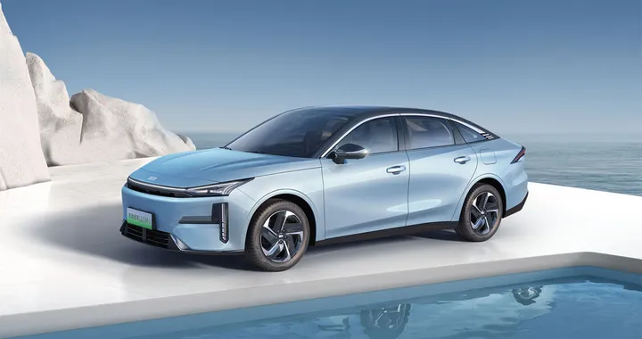 Geely Galaxy L6 EM-i: debutta la nuova ibrida per sfidare la BYD Qin L DM-i