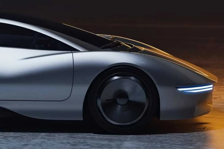 Jaguar torna al passato, risorge la leggendaria XJ220