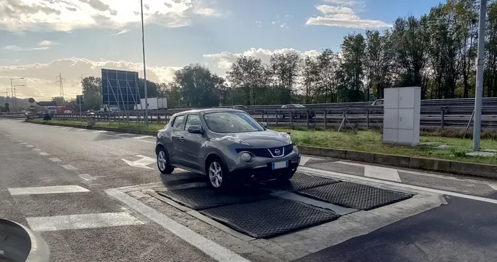 Autostrade per l'Italia, energia cinetica delle auto per alimentare le stazioni: via ai test