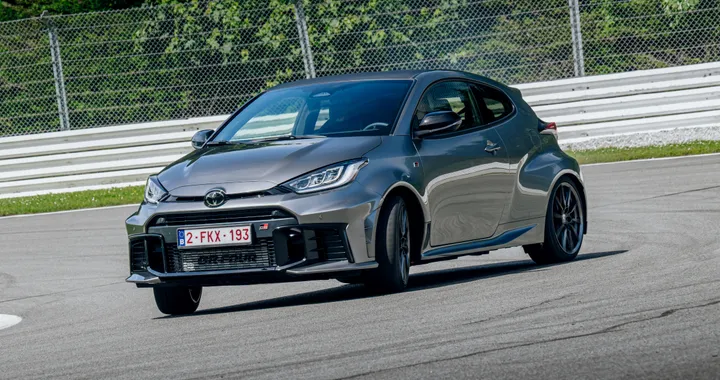 Toyota GR Yaris restyling, ancora più veloce. La nuova sportiva arriva in Europa