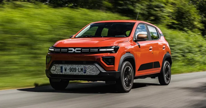 Dacia Spring, con gli incentivi a partire da 3.900 euro: costa meno di molte eBike