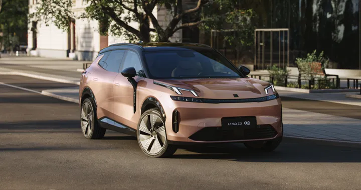 Lynk & Co 08, il nuovo super ibrido sta arrivando: 200 km in elettrico