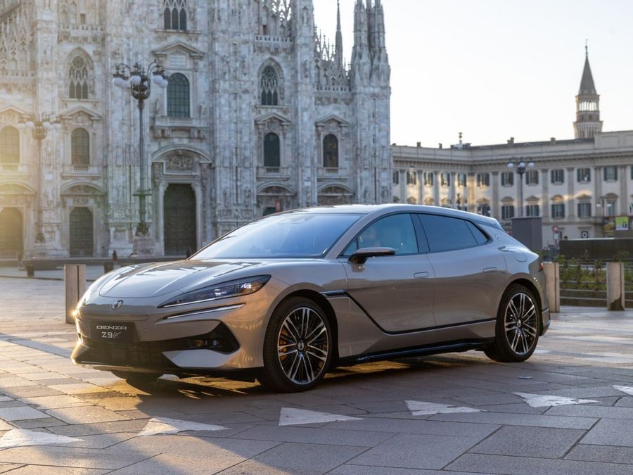 BYD si affida all&rsquo;ex James Bond per il lancio europeo di Denza