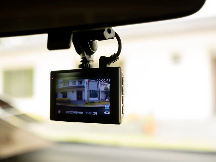 Proteggi l’auto da incidenti e atti vandalici con questa dash cam in offerta