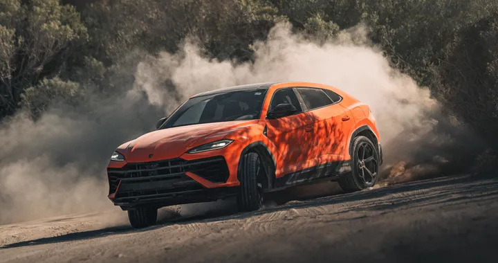 Lamborghini Revuelto, lista d'attesa di 2 anni. Urus SE sold out fino al 2026
