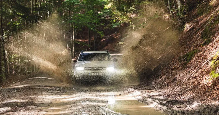 Dacia Duster 4x4 non teme l'off-road. Allestimenti e prezzi