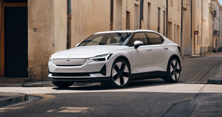 Polestar 2, con il Model Year 2024 autonomia fino a 654 km