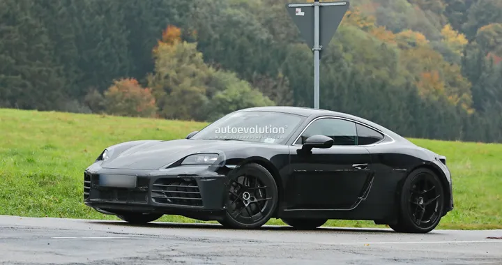 Porsche Cayman elettrica si svela un po' di più: le nuove foto spia