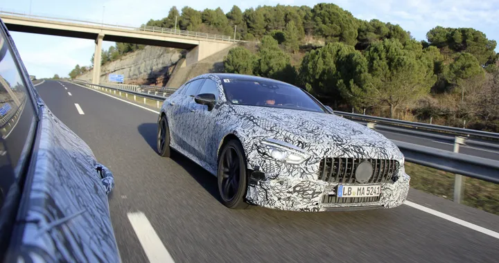 Mercedes-AMG GT4: teaser ufficiali in vista di Ginevra