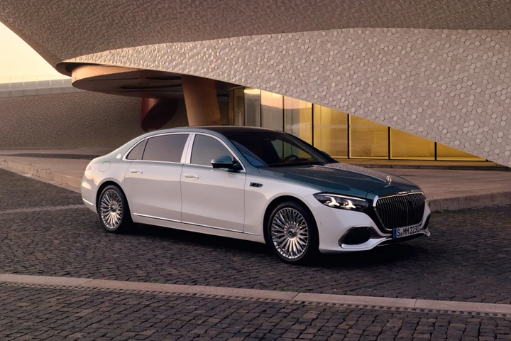 Nuova Mercedes Classe S Maybach: il lusso che non ha paura di esagerare