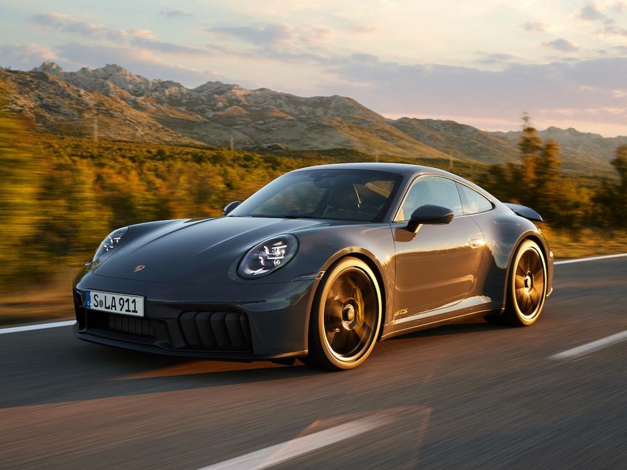Avvistati due prototipi di una possibile Porsche 911 Turbo Touring