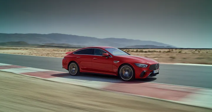 Mercedes: stop allo sviluppo delle Plug-in per concentrarsi sull'elettrico