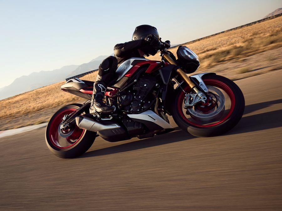 Triumph amplia la gamma Street Triple con le nuove 765 RX e Moto2 Edition