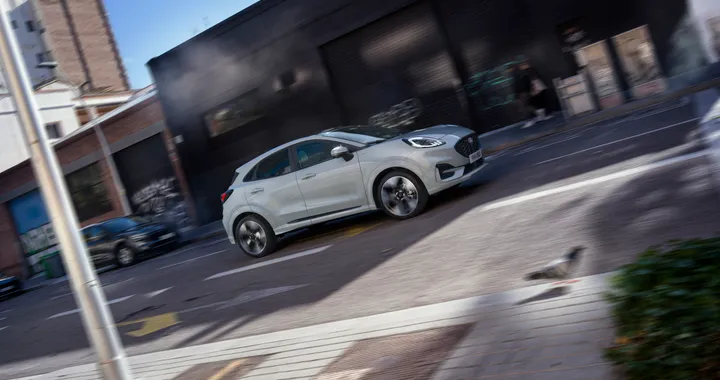 Ford Puma elettrica, debutto entro fine anno. Nuove foto spia