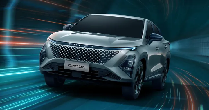 Nuova Omoda 5 Anniversary, il SUV si aggiorna: allestimenti e prezzi