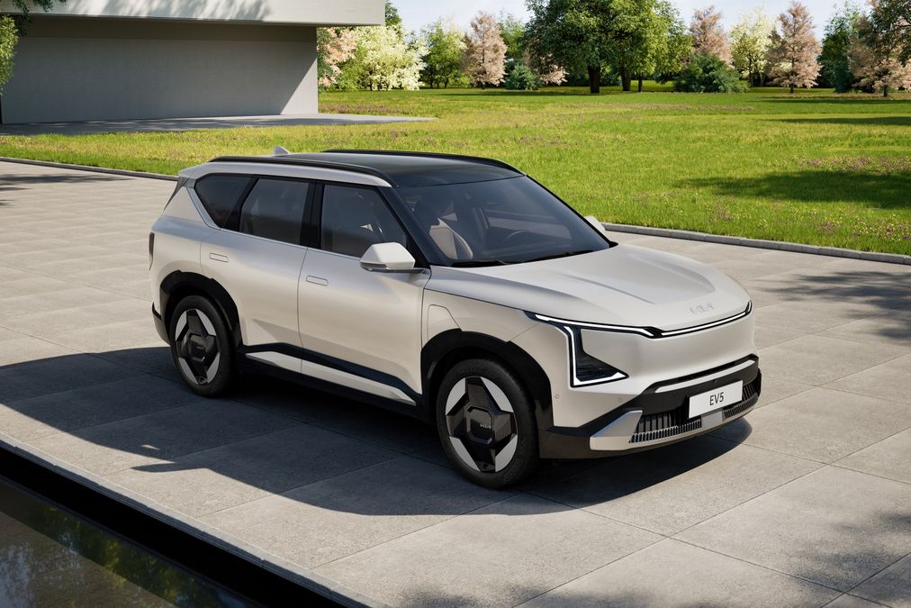 Nuova KIA EV5, il SUV elettrico arriva in Italia: prezzi e versioni