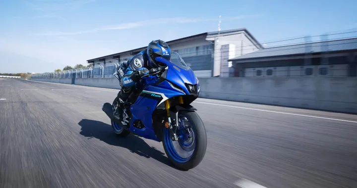 Yamaha R3 2025, la piccola sportiva si rinnova. Ecco le novità