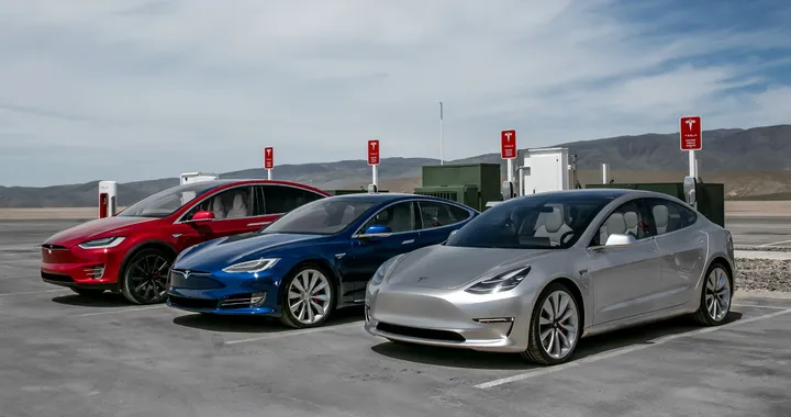 Tesla introduce nuove modalità di consegna per le sue auto elettriche