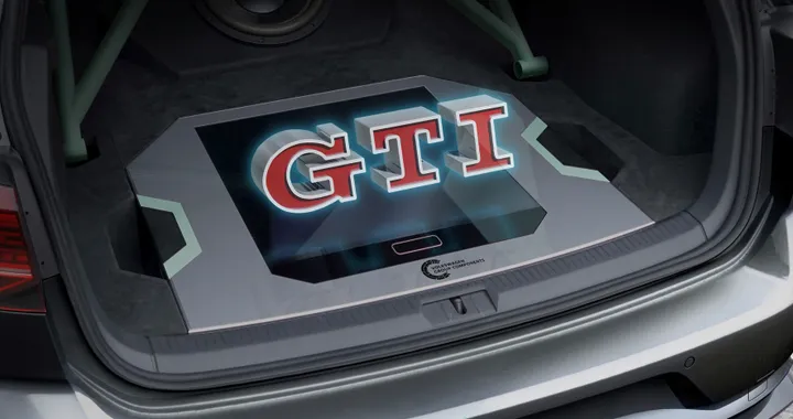 Volkswagen Golf GTI Aurora: la sportiva con ologramma che unisce reale e virtuale