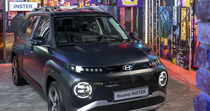 Hyundai Inster: il piccolo SUV elettrico si fa conoscere in Italia