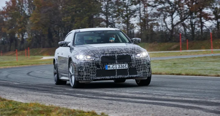 BMW i4, la produzione potrebbe essere anticipata ad agosto