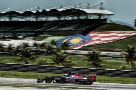 F1: RENAULT in zona punti in Malesia
