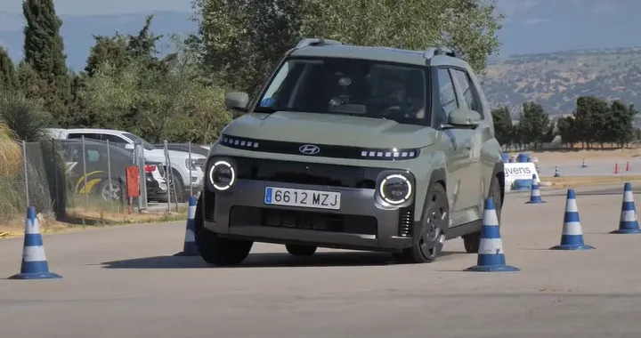 Hyundai Inster alla prova del test dell'alce: come si comporta il piccolo crossover elettrico?| Video