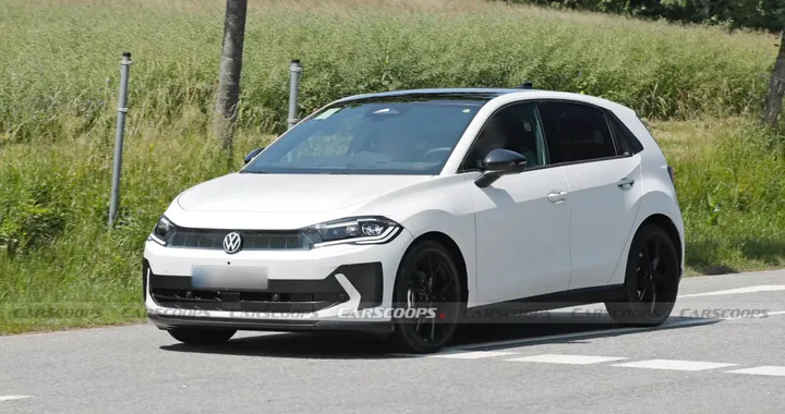 Nuova Volkswagen ID.2, sorpresa: la versione di serie avvistata su strada per la prima volta