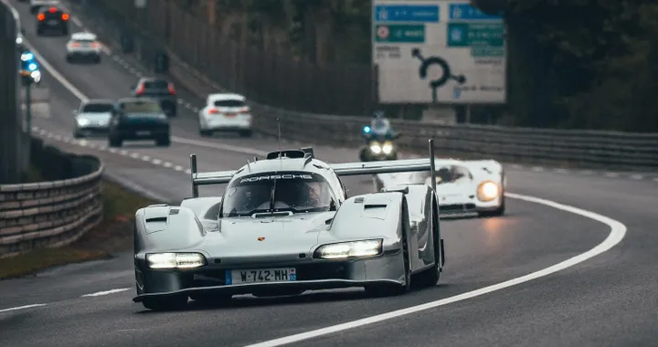 Porsche presenta la 963 RSP, l’hypercar che può circolare su strada