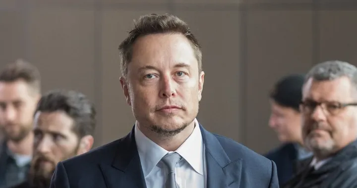 Elon Musk ribadisce: il 25% di Tesla o i progetti di robotica e AI fuori dall'azienda