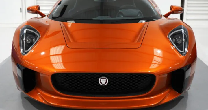 Jaguar C-X75, da stunt car per il film Spectre di James Bond ad auto stradale
