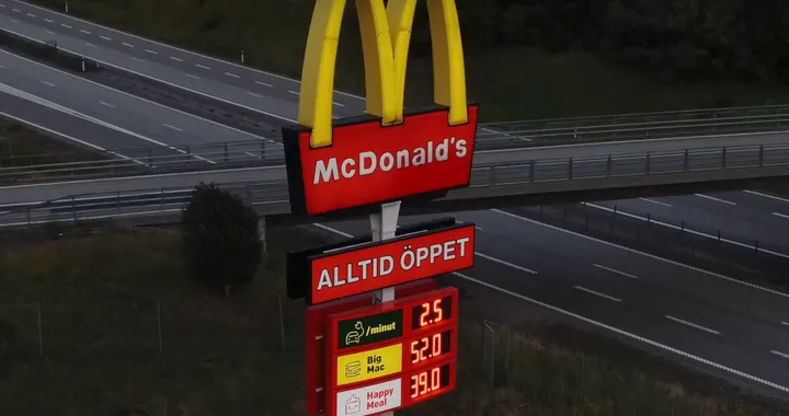 Auto elettriche: McDonald's promuove le stazioni di ricarica nei ristoranti svedesi