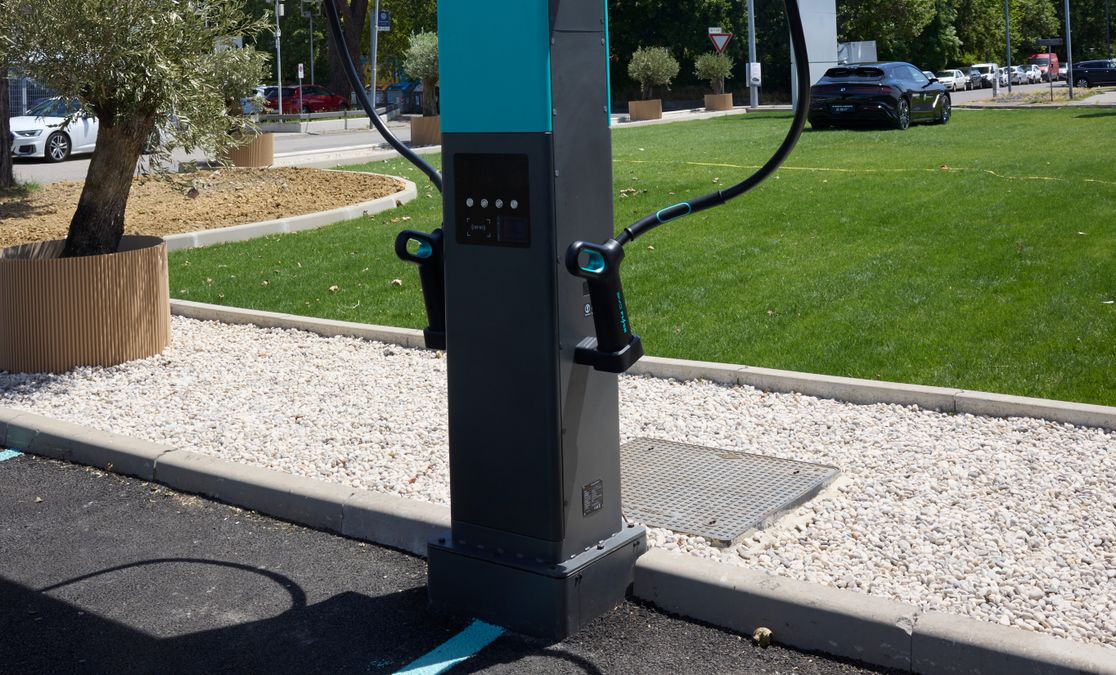 BYD Flash Charging: a Bologna la prima stazione da 1,5 MW in Italia