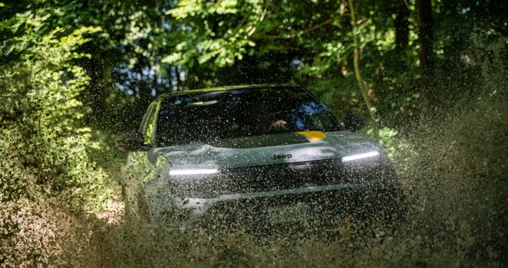 Jeep Avenger 4xe completa la gamma del B-SUV: ibrido e con trazione integrale