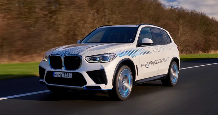 BMW iX5 Hydrogen, il marchio tedesco scommette anche sul Fuel Cell