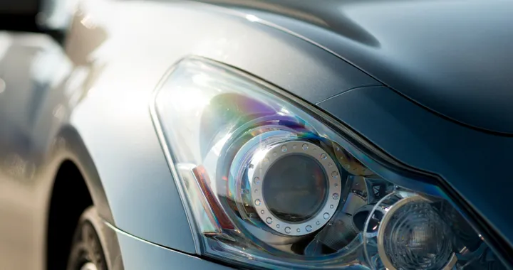 Migliora la visibilità dei fari della tua auto con questa pasta lucidante Migliora la visibilità dei fari della tua auto con questa pasta lucidante