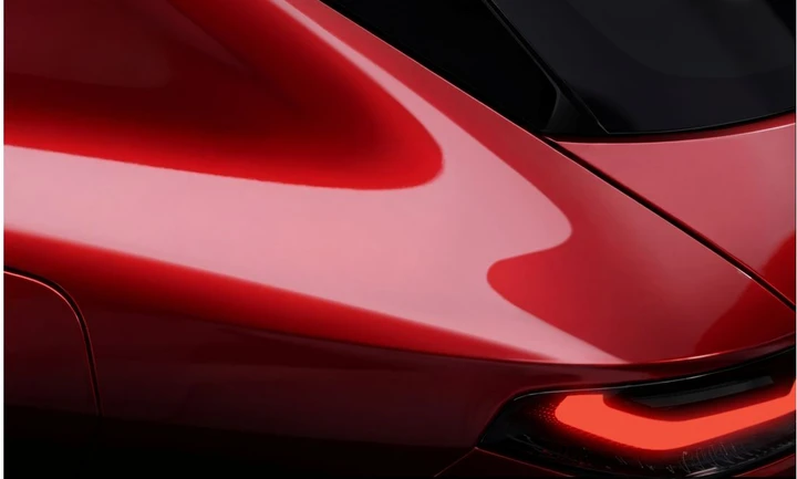 Alfa Romeo stupisce tutti: ecco il primo teaser del futuro C-SUV