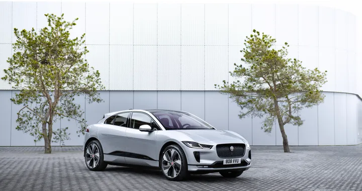Jaguar I-Pace: ad Oslo diventa un taxi con ricarica wireless