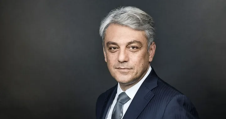 Renault, Luca De Meo: stop alle endotermiche? Meglio nel 2040