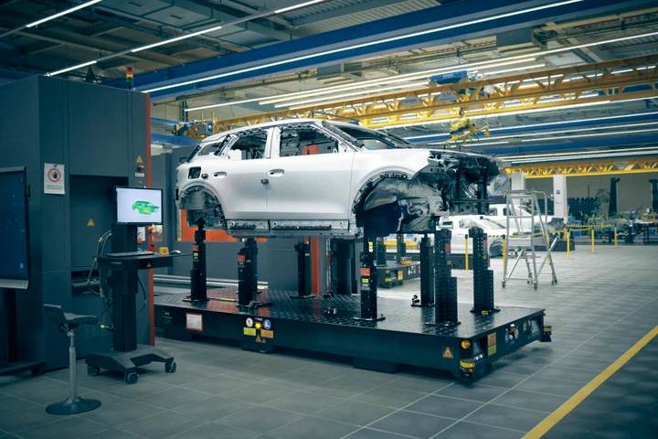 Ford, si vendono poche auto elettriche: nuovi tagli a Colonia e crescono gli esuberi