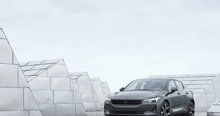 Polestar 2: la berlina elettrica rivale di Model 3 con prezzi da 39.900 a 59.900 euro