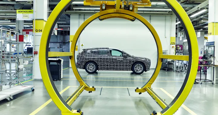 BMW iNEXT: come nascono i prototipi del SUV elettrico