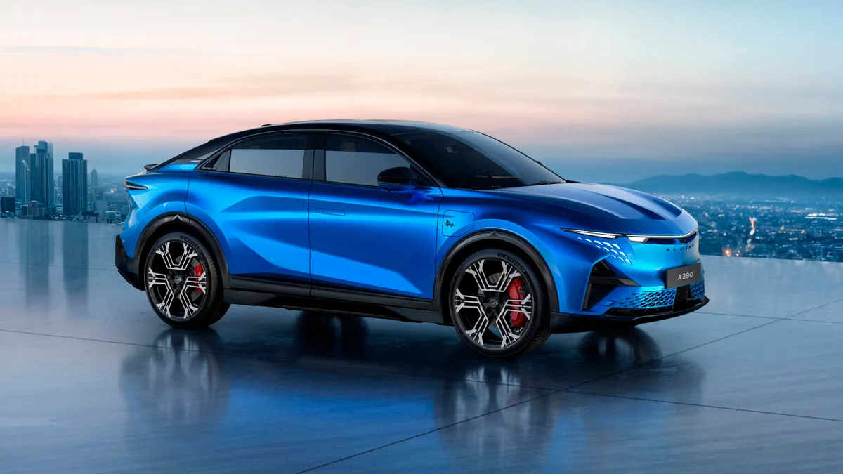 Alpine A390 si presenta ed è una fastback elettrica tutto pepe