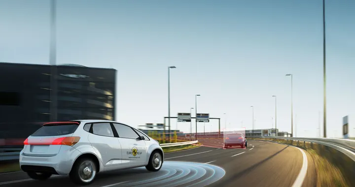 Euro NCAP: i risultati dei nuovi test sugli ADAS (Mercedes batte Tesla)
